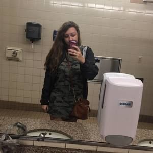 Meet your Posher, Kayla